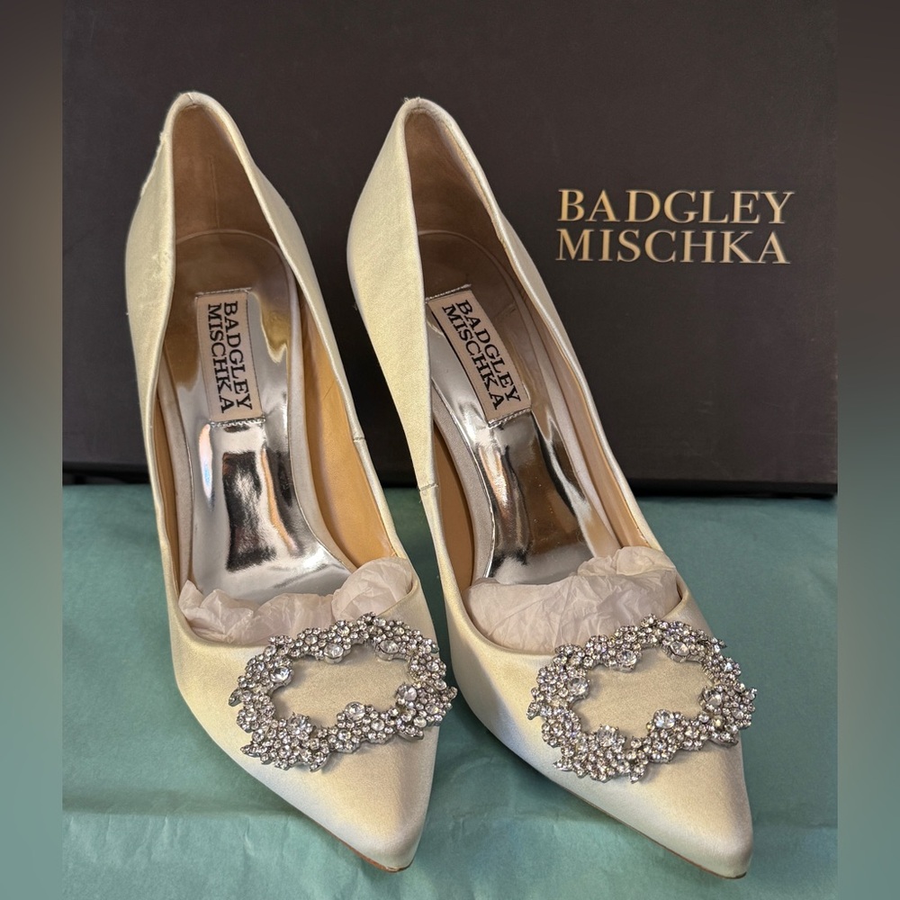 BADGLEY MISCHKA Nichole Embellished Satin Pumps Heels, White